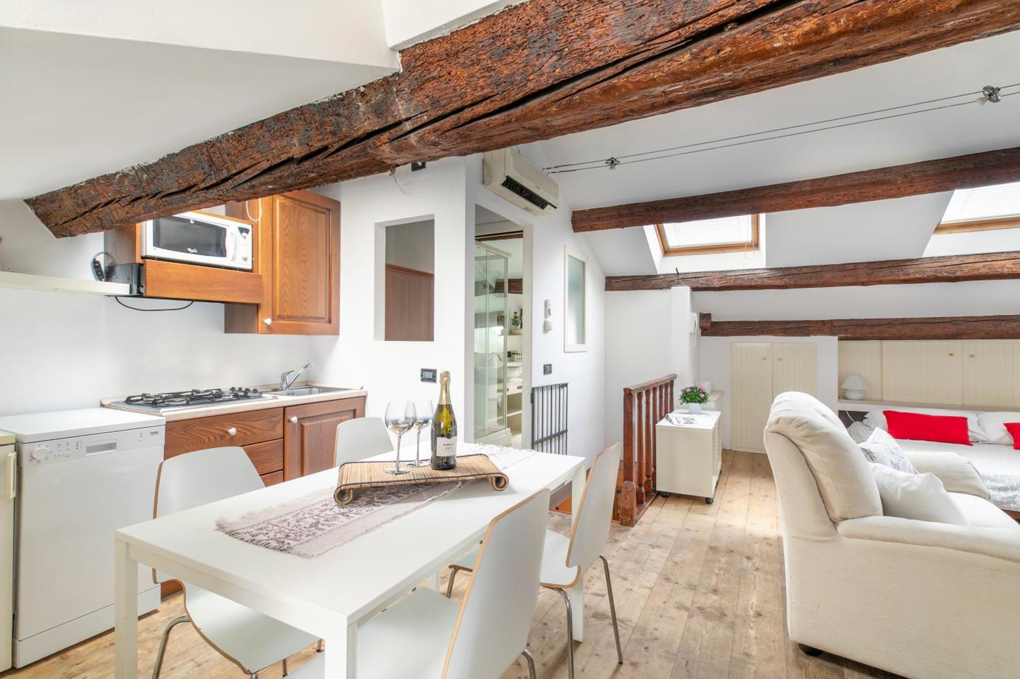 Nice Lovely Attic For 4 Person With Wifi - A/C Wenecja Zewnętrze zdjęcie