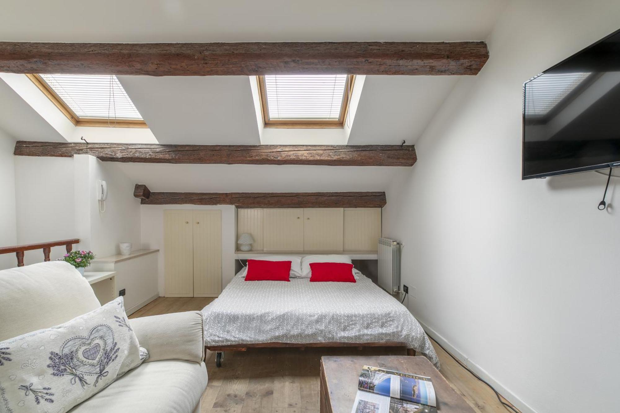 Nice Lovely Attic For 4 Person With Wifi - A/C Wenecja Zewnętrze zdjęcie