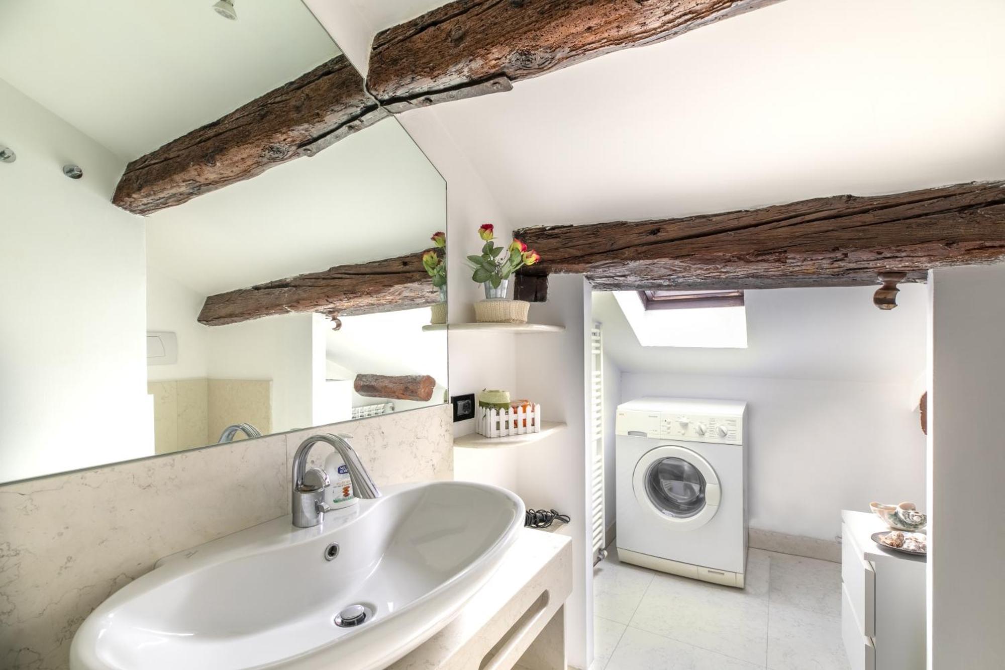 Nice Lovely Attic For 4 Person With Wifi - A/C Wenecja Zewnętrze zdjęcie