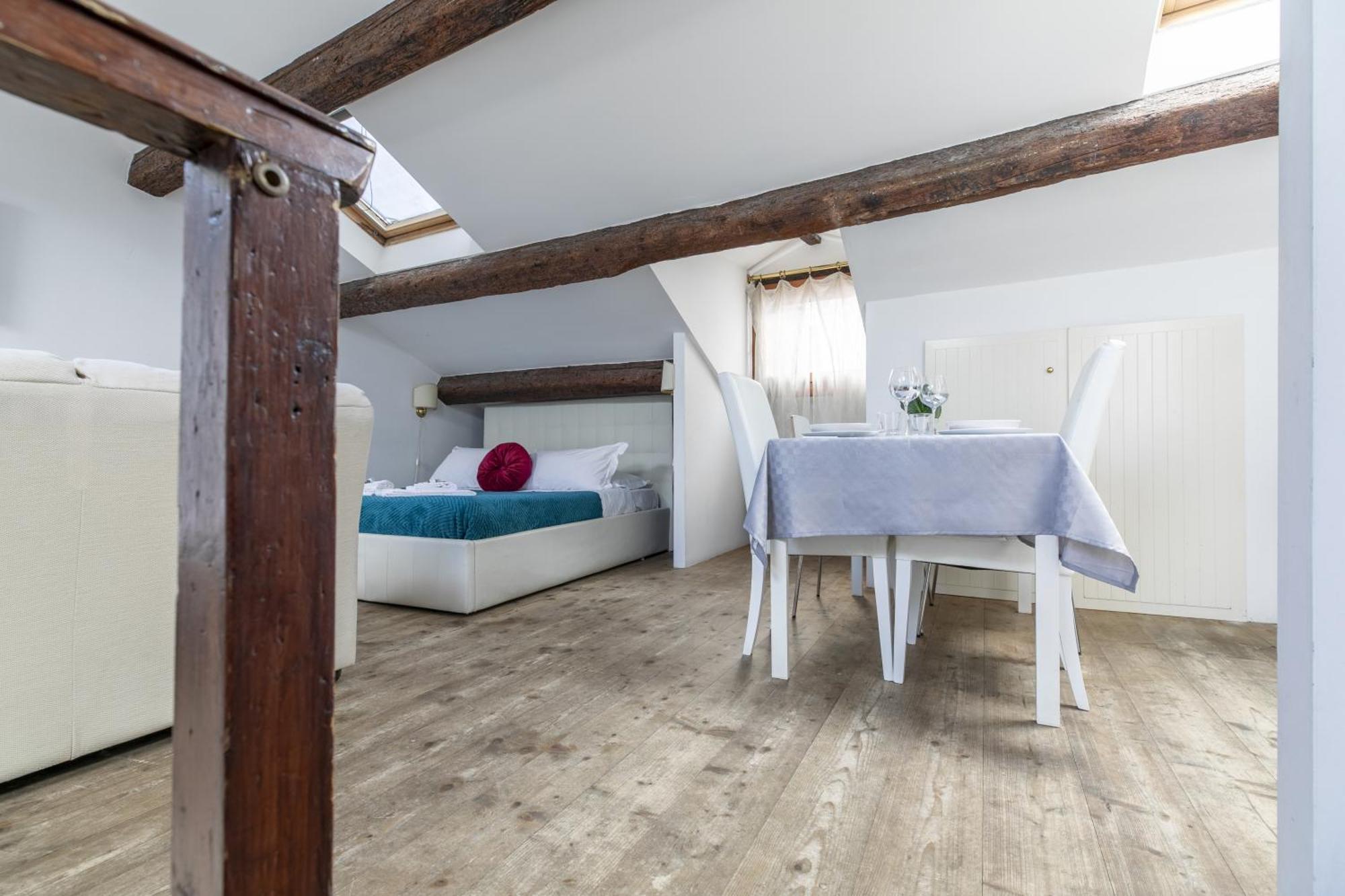 Nice Lovely Attic For 4 Person With Wifi - A/C Wenecja Zewnętrze zdjęcie