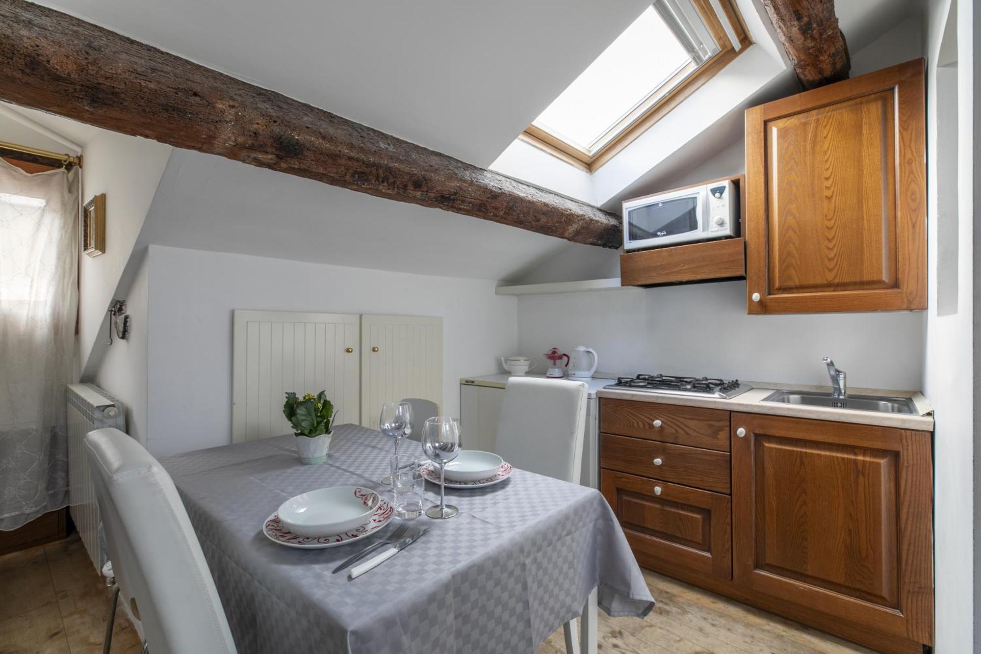 Nice Lovely Attic For 4 Person With Wifi - A/C Wenecja Zewnętrze zdjęcie