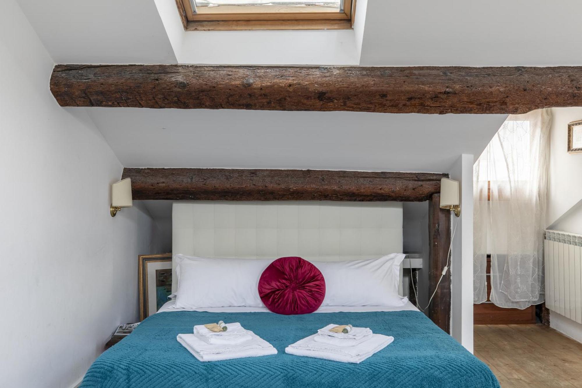 Nice Lovely Attic For 4 Person With Wifi - A/C Wenecja Zewnętrze zdjęcie