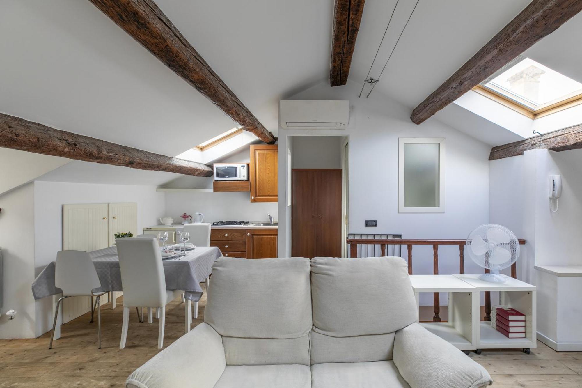 Nice Lovely Attic For 4 Person With Wifi - A/C Wenecja Zewnętrze zdjęcie